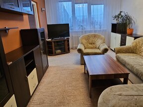 Pronájem bytu 3+1 s balkonem a parkovacím místem na ulici Jiřího Herolda v Ostravě-Bělský les