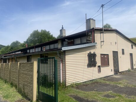 Prodej výrobní haly se zázemím v obci Kozlovice
